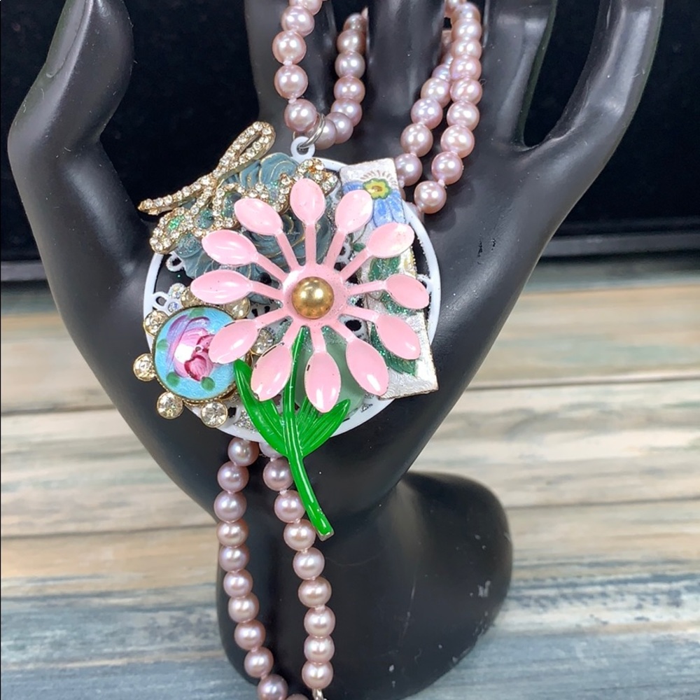 Handcrafted Pink Flower Pearl Pendant Necklace